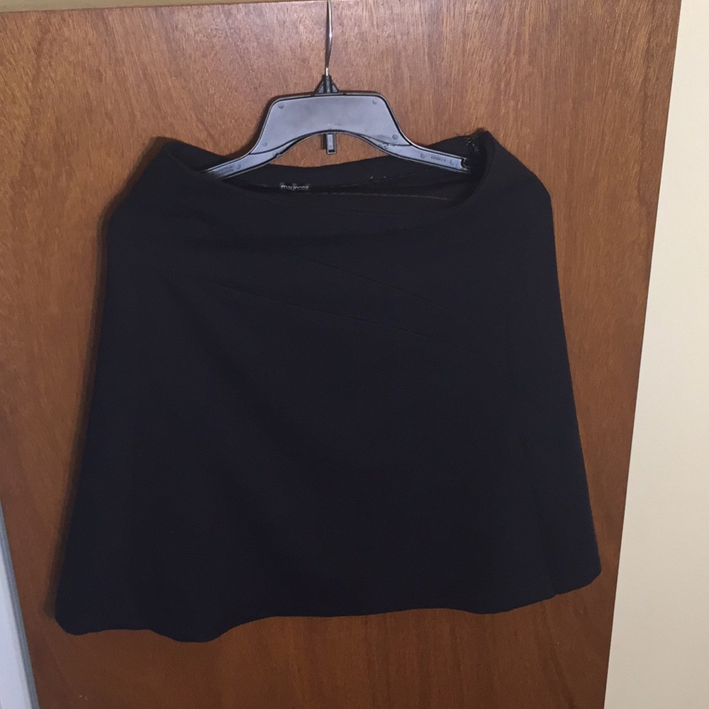 Cute black skirt.